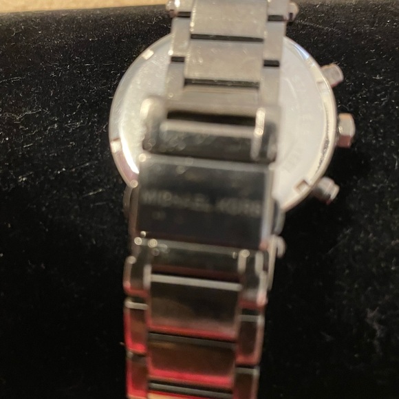 Michael Kors Watch,Womans - Picture 2 of 5